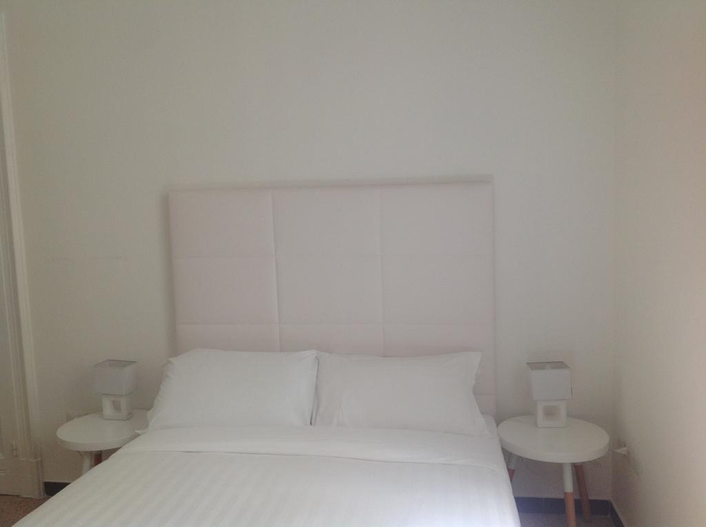 Cagliari D'Amare Via Roma Hotel ภายนอก รูปภาพ
