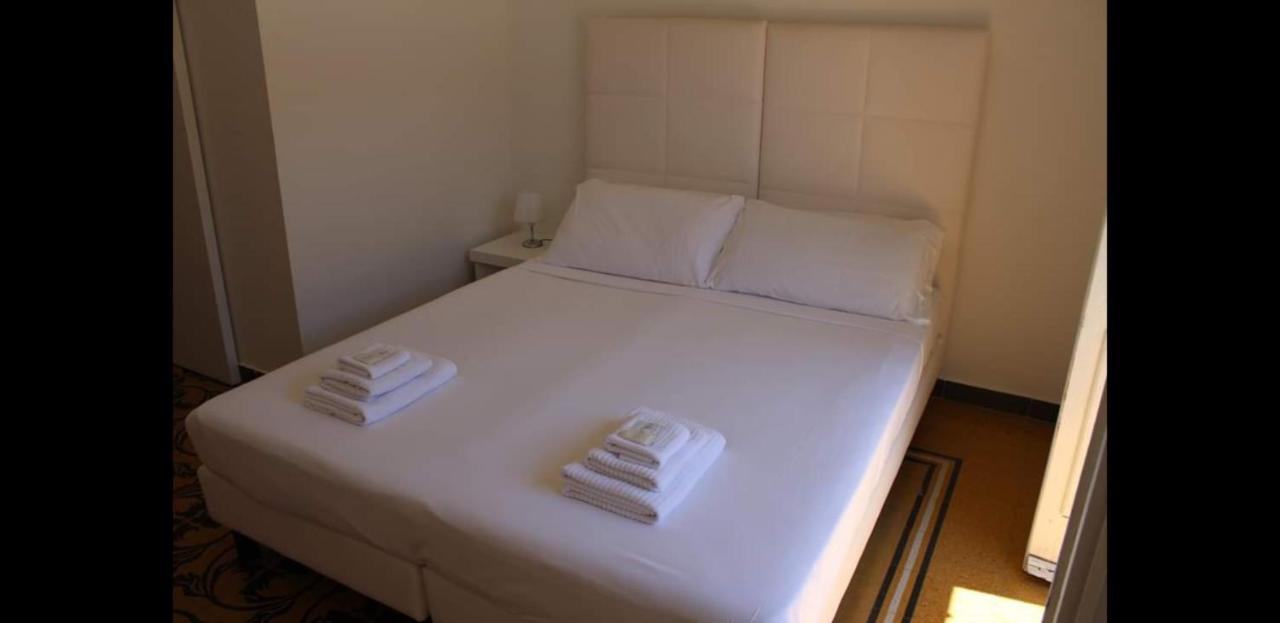 Cagliari D'Amare Via Roma Hotel ภายนอก รูปภาพ